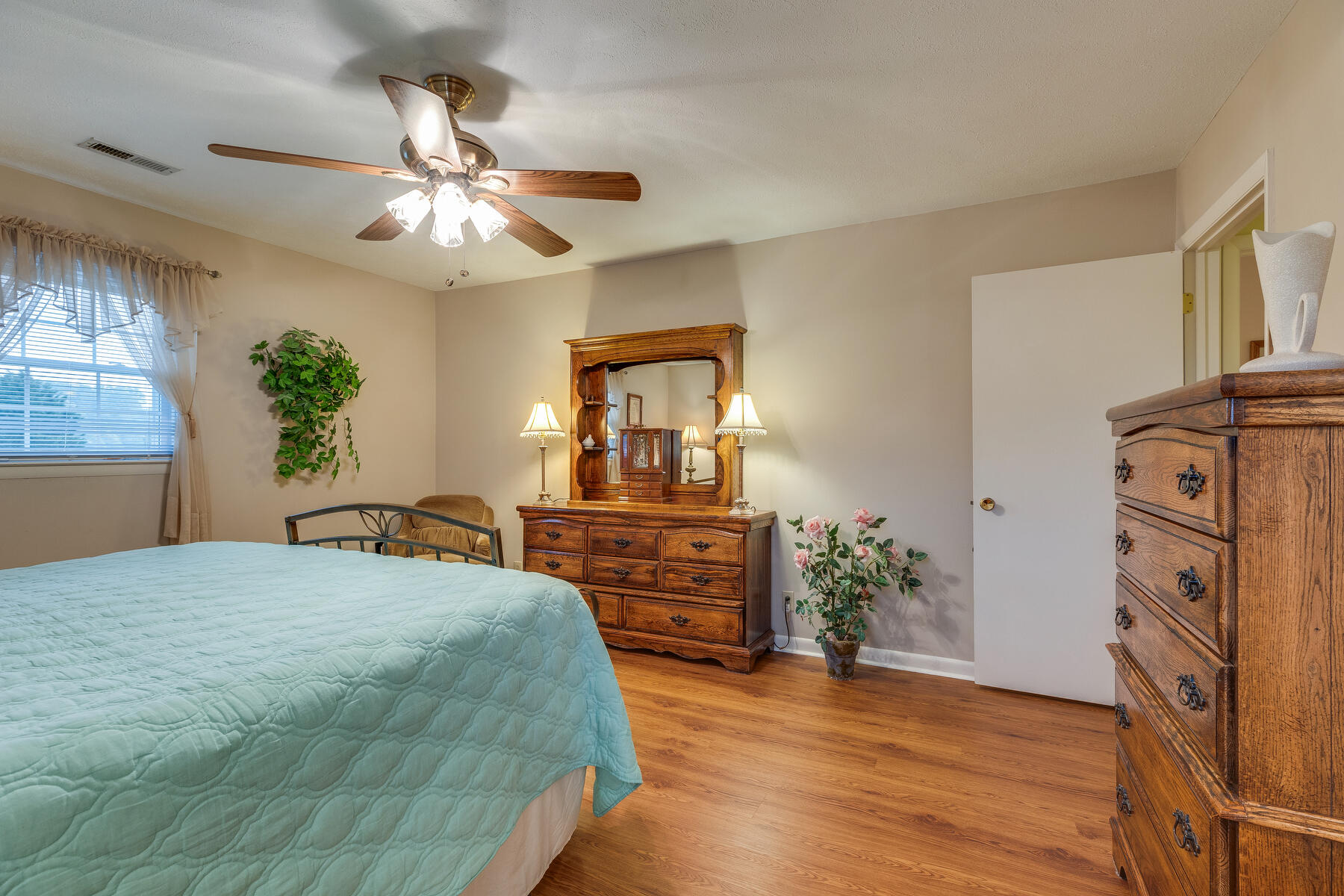 212 Mandan Road Kingsport, TN 37664 - Photo 12 of 40 012