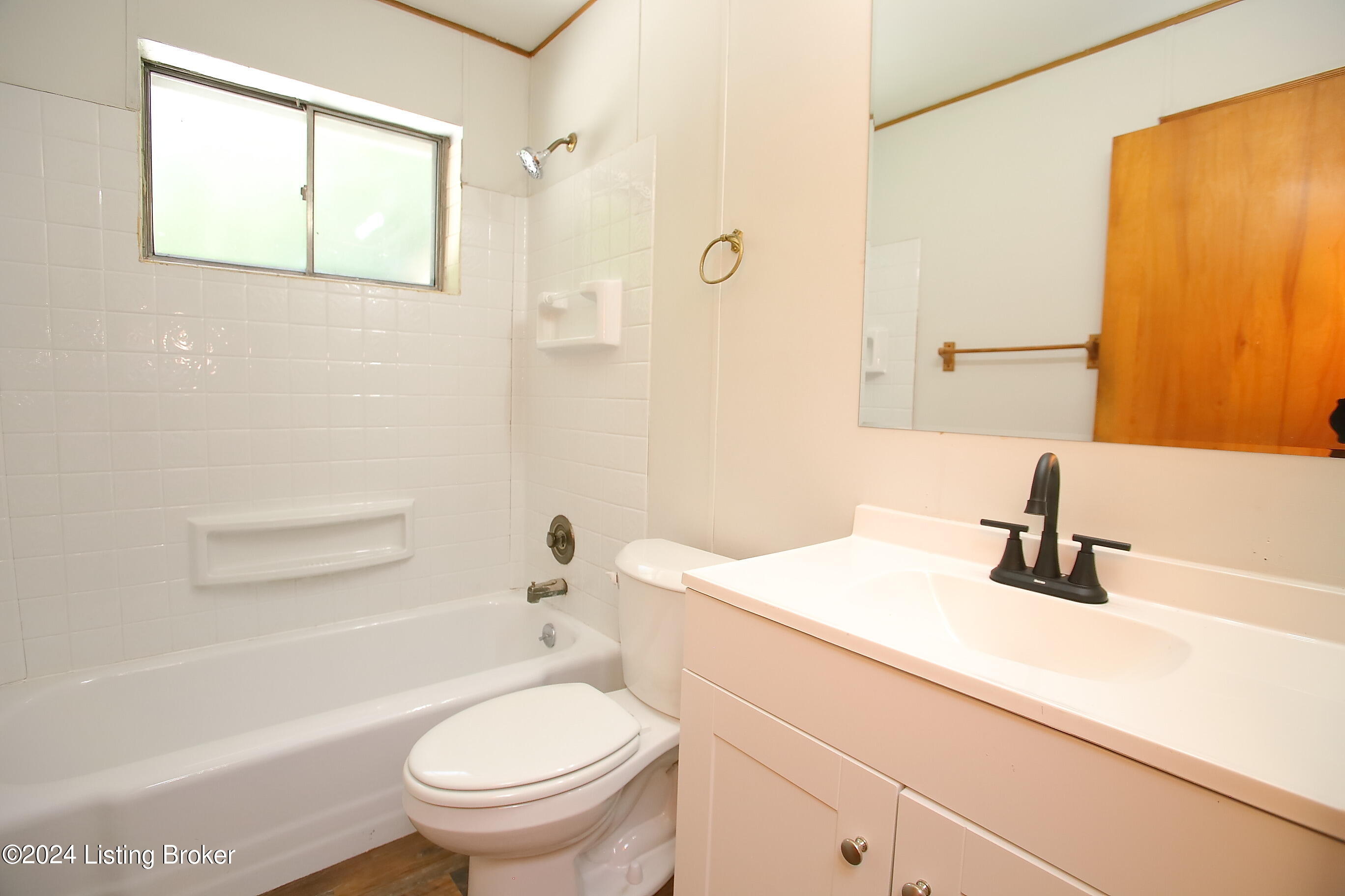 9613 Fairground Road Louisville, KY 40291 - Photo 26 of 53 Full Bath