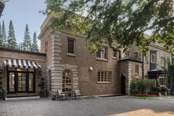 $3,895,000 | 4415 East Lake Harriet Parkway, Minneapolis, MN 55419