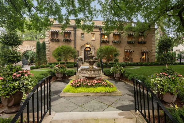 $3,895,000 | 4415 East Lake Harriet Parkway, Minneapolis, MN 55419