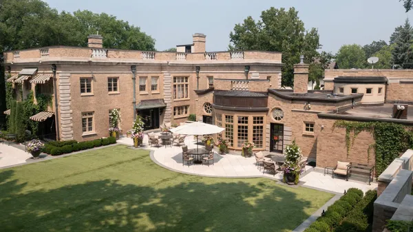 $3,895,000 | 4415 East Lake Harriet Parkway, Minneapolis, MN 55419