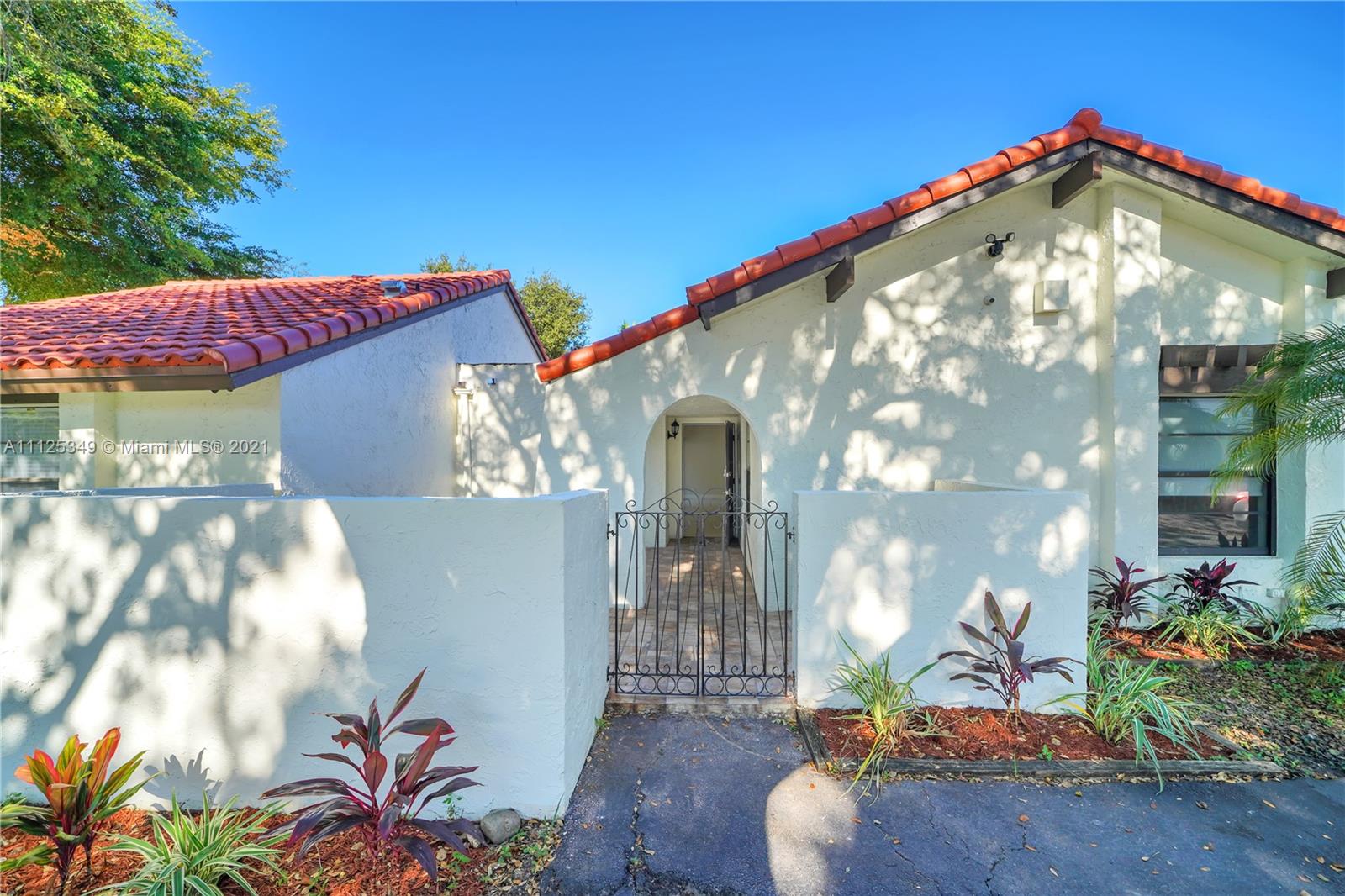 The Crossings Miami, FL 33186 - Photo 4 of 31 a front view of a house