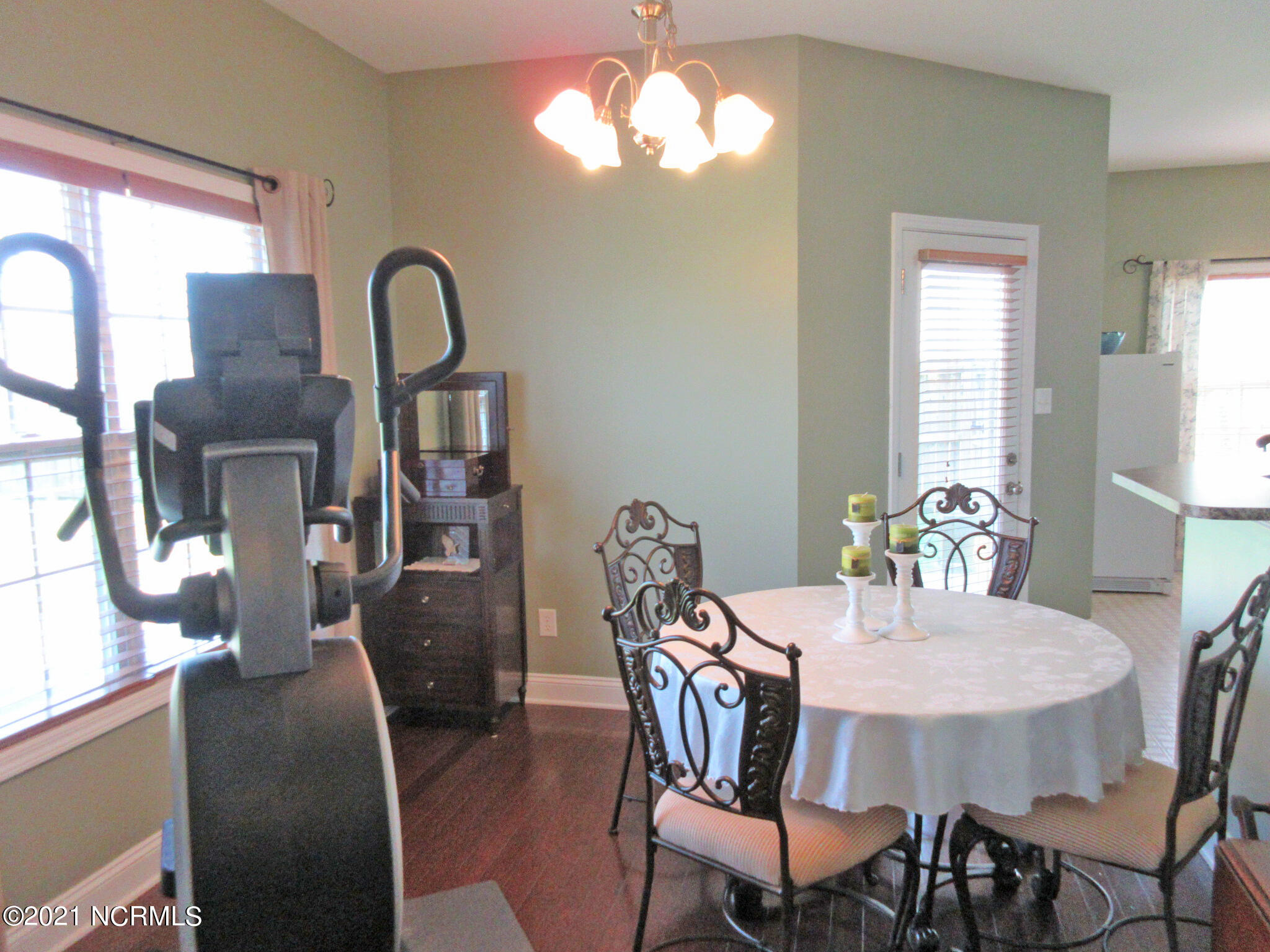 213 Emerald Ridge Road Jacksonville, NC 28546 - Photo 10 of 22 213 Emerald Ridge Rd - Dining