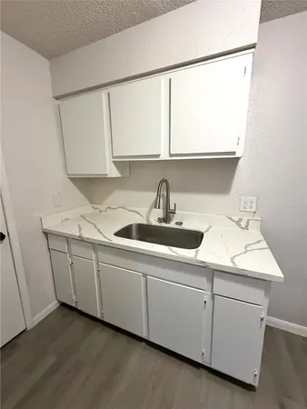 $1,050 | 1614 Vauthier Street, Unit 3, La Marque, TX 77568