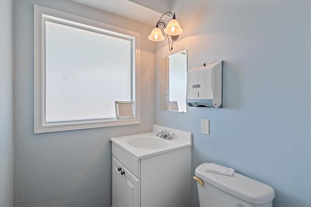 236 Grove Street Venice, FL 34285 - Photo 9 of 43
