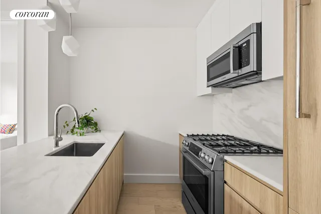 $1,250,000 | 184 Hawthorne Street, Unit 1B | Prospect Lefferts Gardens