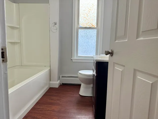 $2,595 | 8 Dalton Street, Unit 3, Lowell, MA 01850