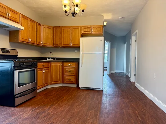 $2,595 | 8 Dalton Street, Unit 3, Lowell, MA 01850