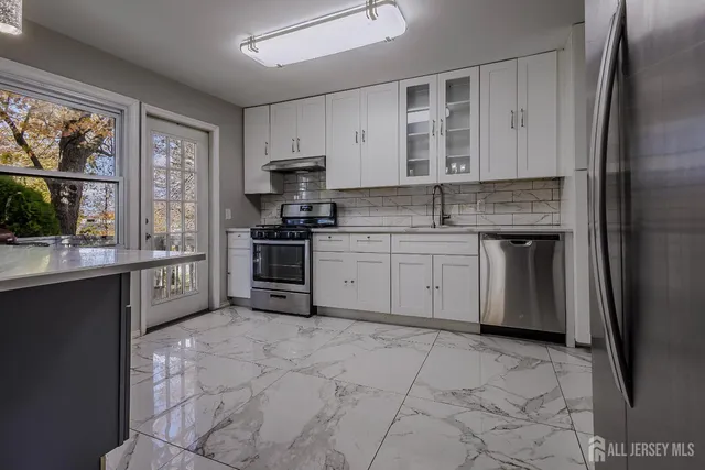 $695,000 | 1 Hallo Street, Edison, NJ 08837