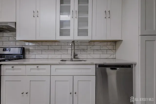 $695,000 | 1 Hallo Street, Edison, NJ 08837