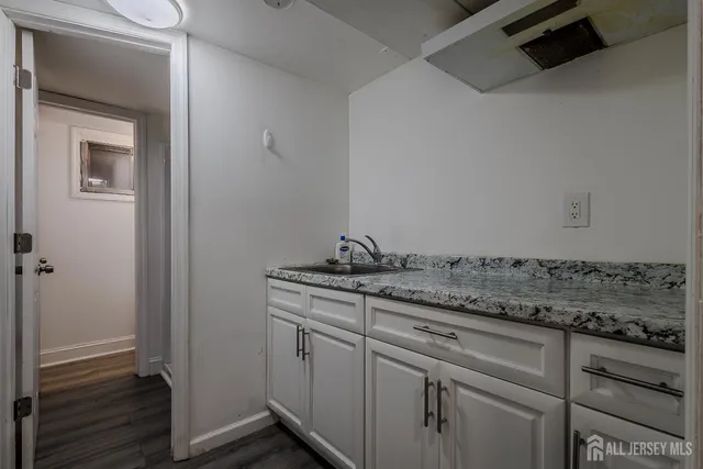 $695,000 | 1 Hallo Street, Edison, NJ 08837