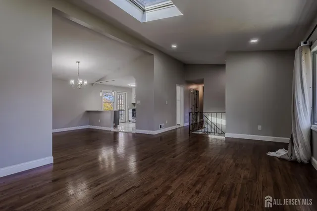 $695,000 | 1 Hallo Street, Edison, NJ 08837