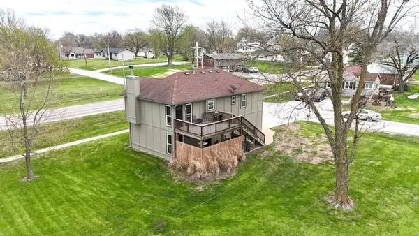 $297,775 | 801 North Davis Street, Hamilton, MO 64644