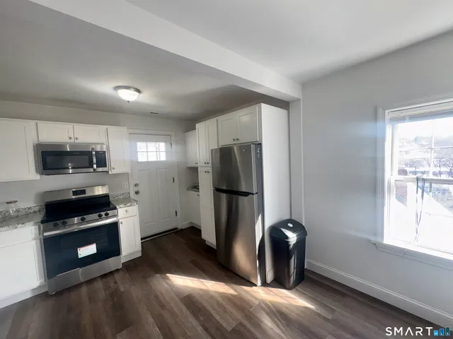 $2,100 | 22 Brewster Street, Waterbury, CT 06704