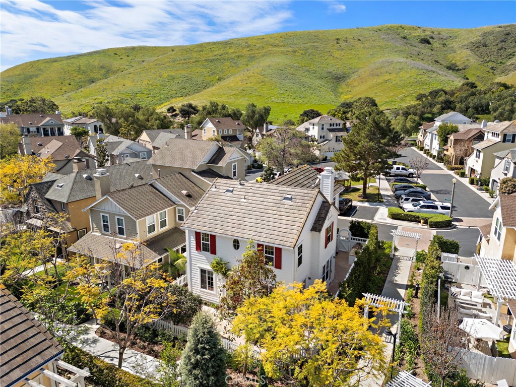 8 Earthen Court Ladera Ranch, CA 92694 - Photo 3 of 58 a view of a city with an ocean