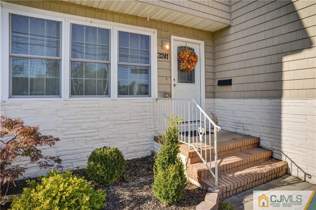 3241 Washington Road Sayreville, NJ 08859 - Photo 3 of 21 Gallery Image 3