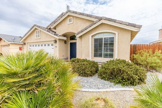 716 Valarie Street Ridgecrest, CA 93555 - Photo 4 of 37