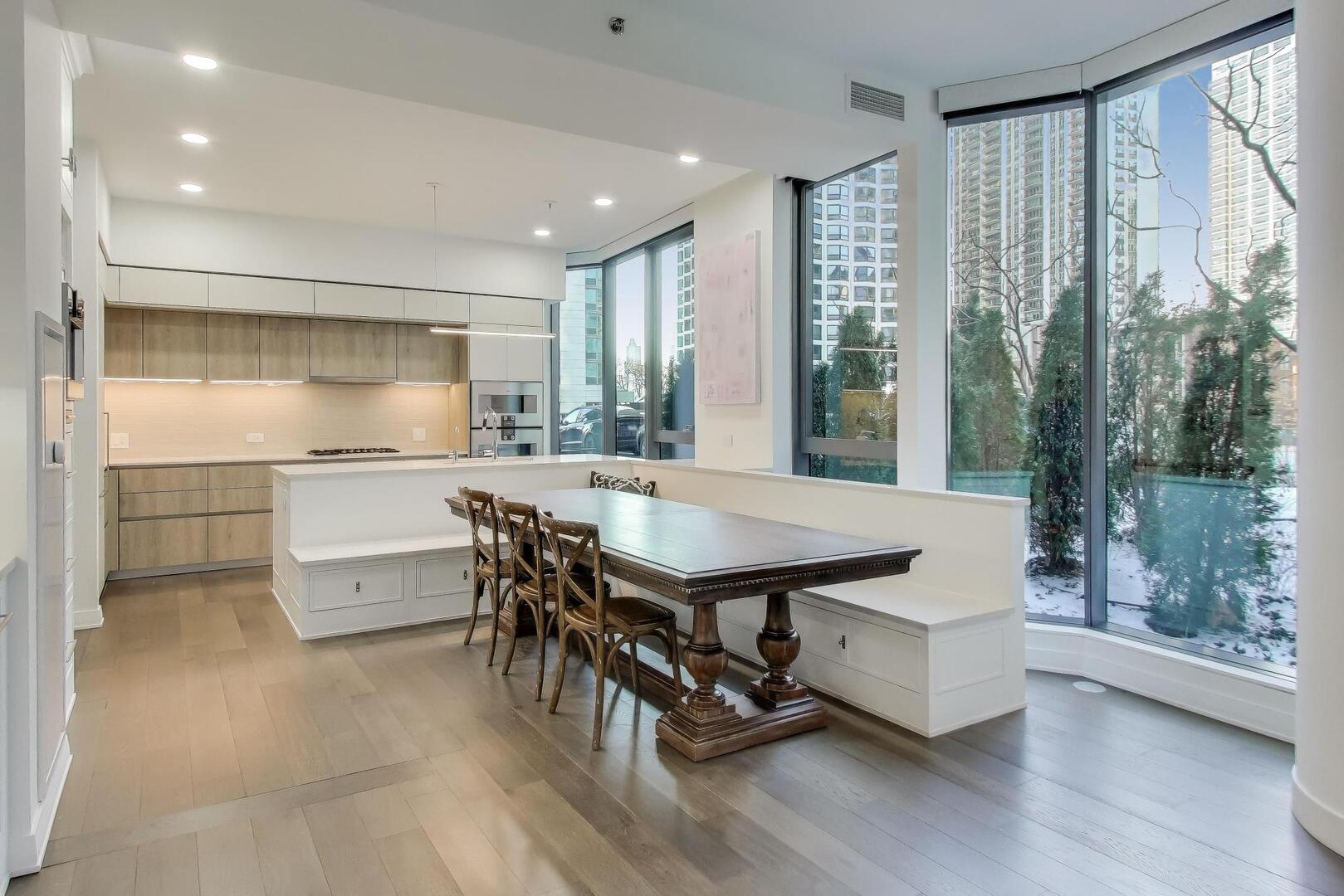 211 North Harbor Drive, Unit TH01 Chicago, IL 60601 - Photo 14 of 95