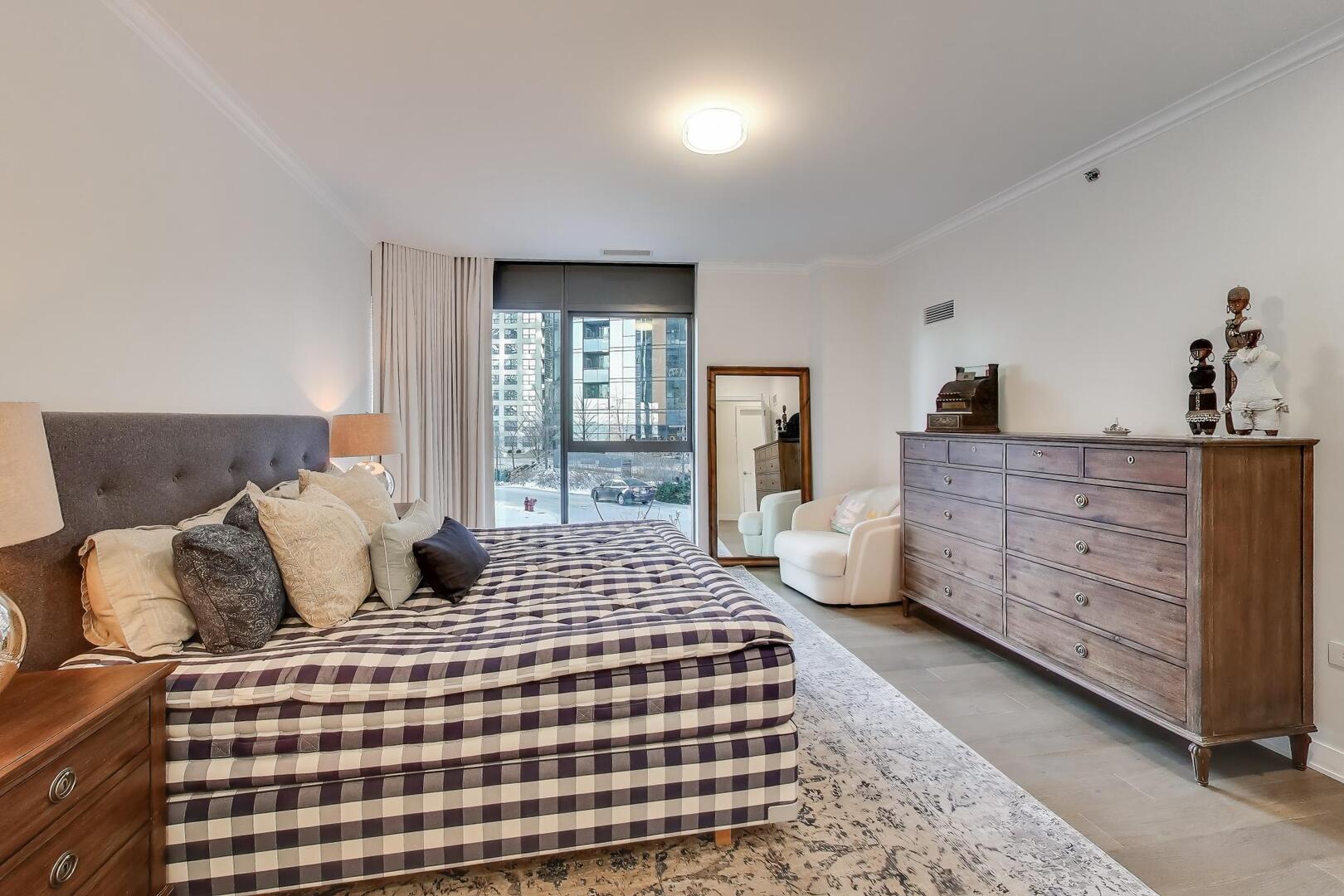 211 North Harbor Drive, Unit TH01 Chicago, IL 60601 - Photo 31 of 95