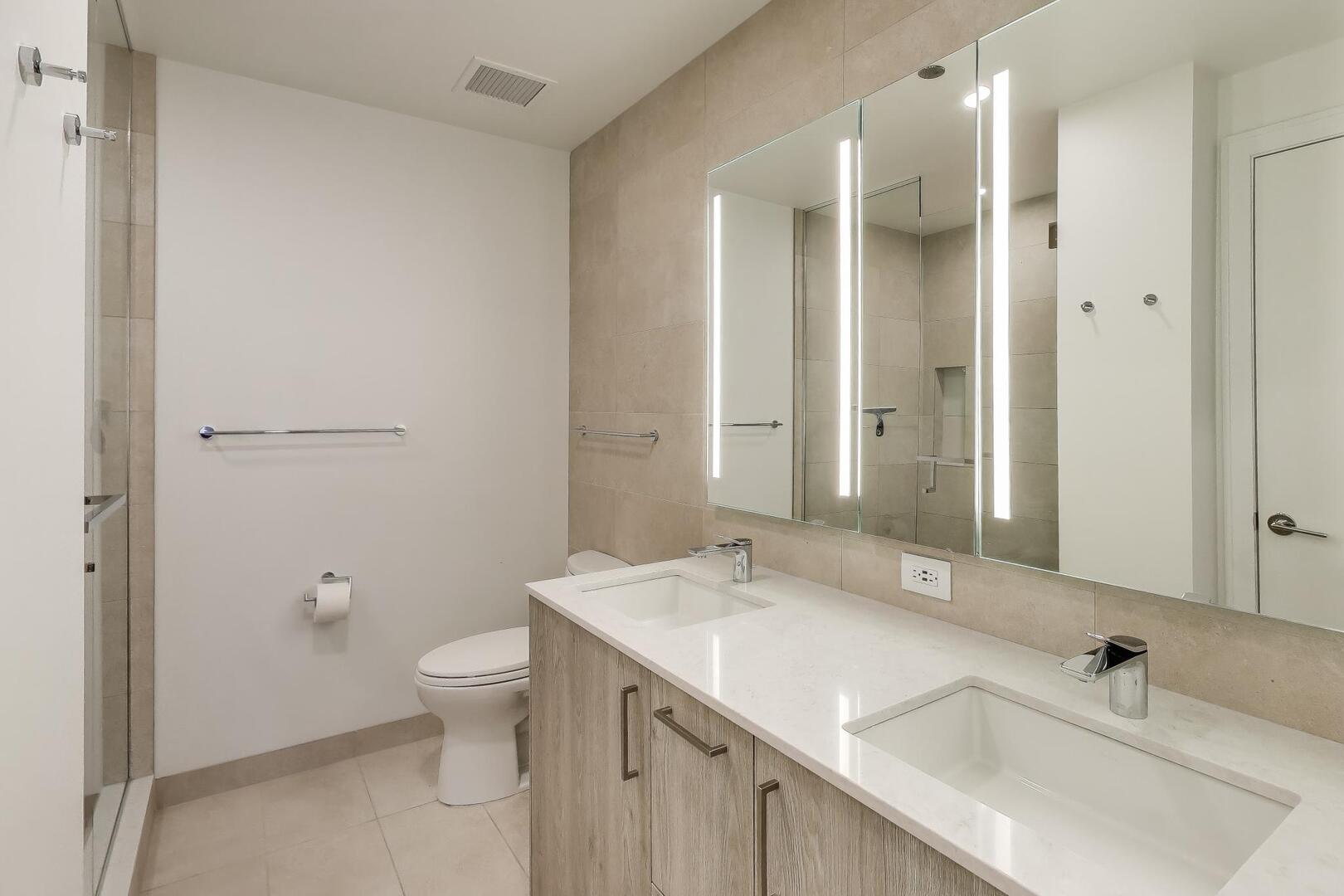 211 North Harbor Drive, Unit TH01 Chicago, IL 60601 - Photo 33 of 95
