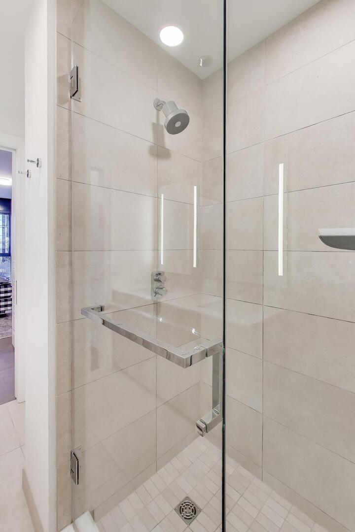 211 North Harbor Drive, Unit TH01 Chicago, IL 60601 - Photo 34 of 95