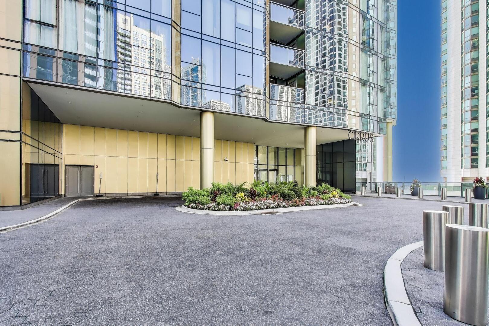 211 North Harbor Drive, Unit TH01 Chicago, IL 60601 - Photo 6 of 95