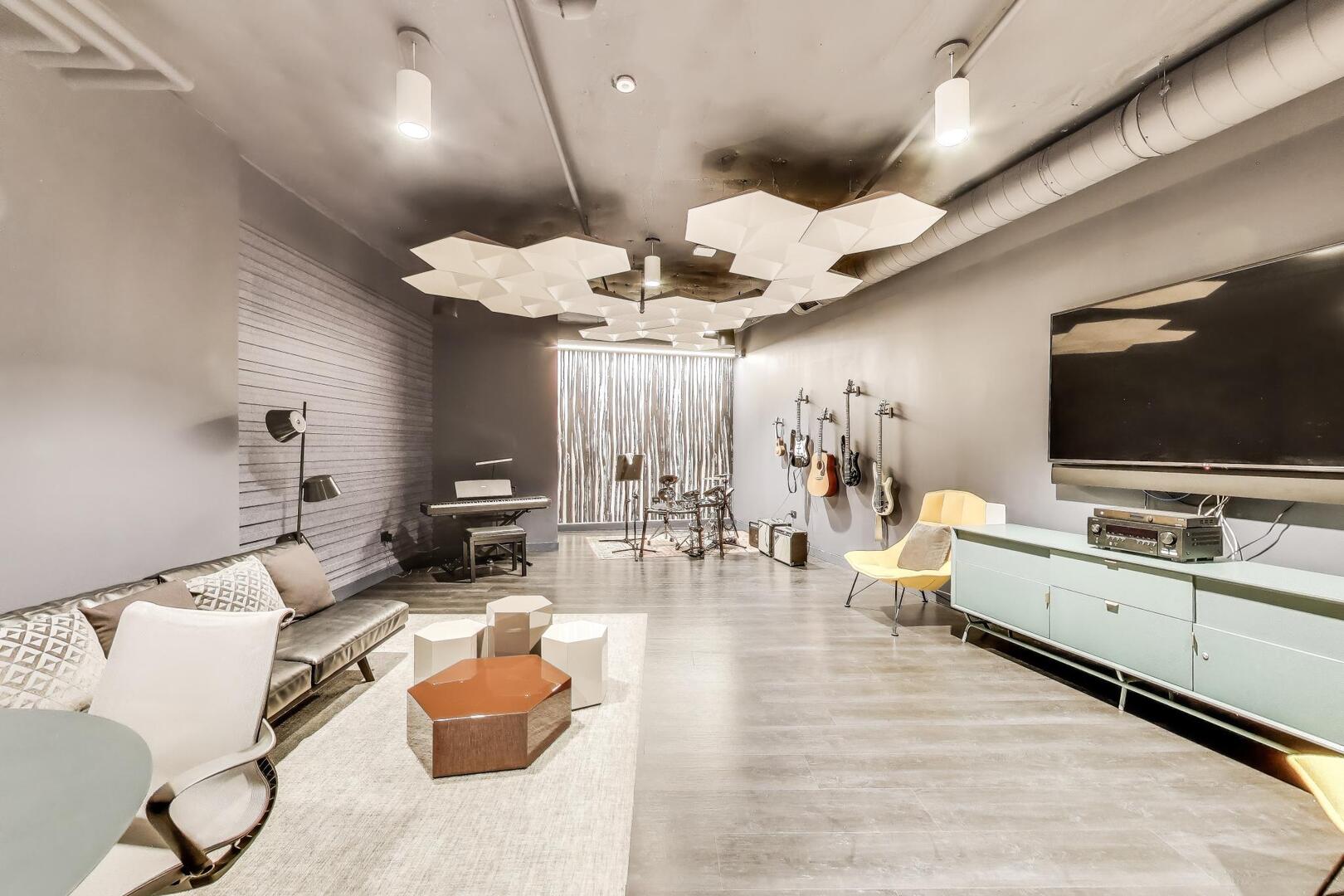 211 North Harbor Drive, Unit TH01 Chicago, IL 60601 - Photo 64 of 95