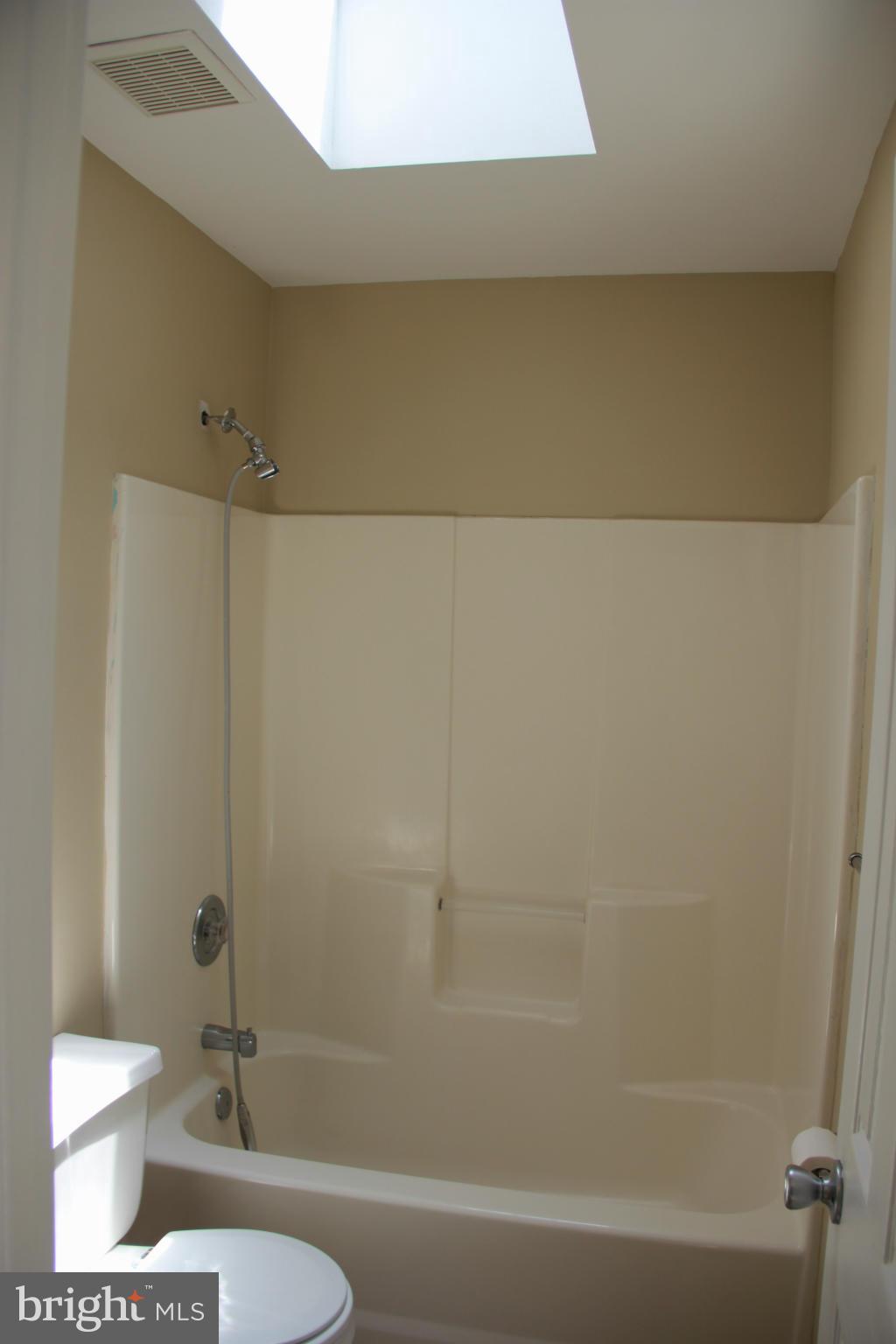 687 Gunsmoke Trail Lusby, MD 20657 - Photo 7 of 14 Bath (Master)