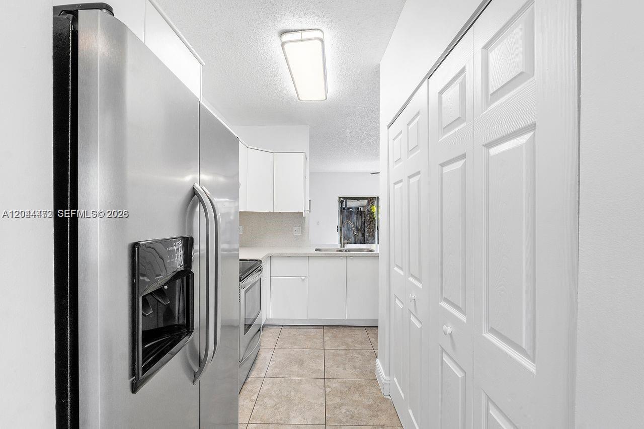 16035 Emerald Cove Road Weston, FL 33331 - Photo 18 of 30 Gallery Image 18