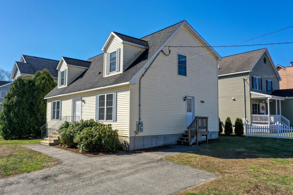 35 Hall Road Webster, MA 01570 - Photo 3 of 19