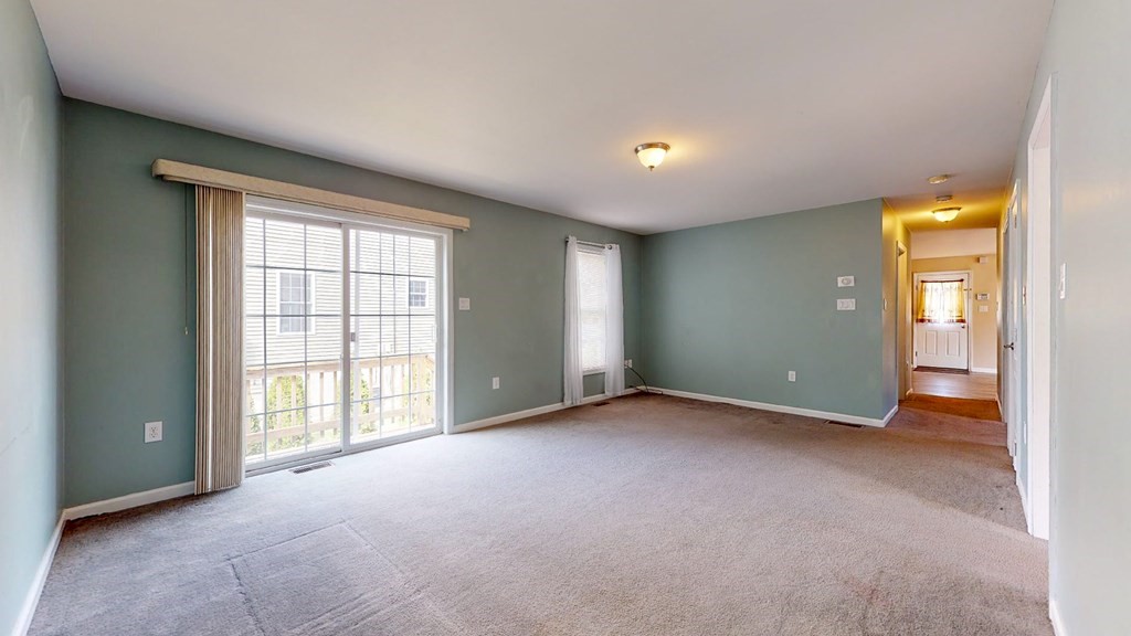 35 Hall Road Webster, MA 01570 - Photo 7 of 19