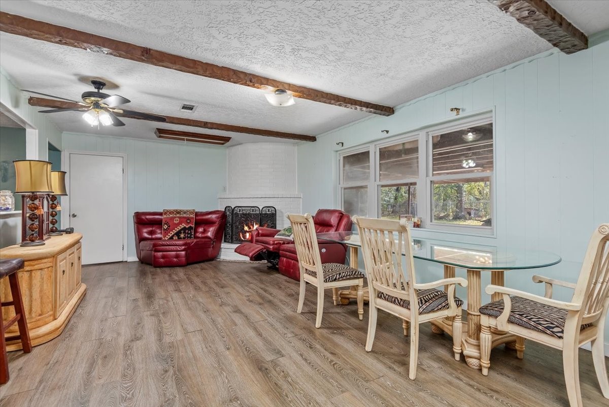 504 Catfish Lane Conroe, TX 77384 - Photo 11 of 48 a living room with furniture