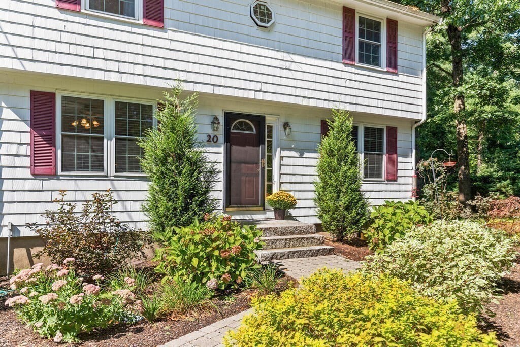 20 Ledgewood Drive Danvers, MA 01923 - Photo 3 of 31