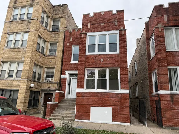 $1,500 | 3821 West Fillmore Street, Unit 2R, Chicago, IL 60624