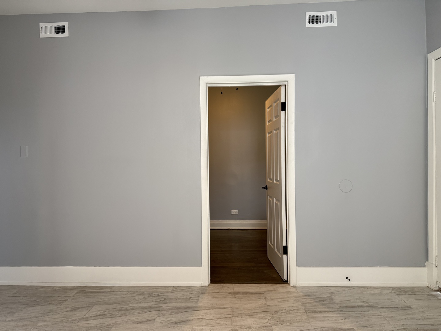 3821 West Fillmore Street, Unit 2R Chicago, IL 60624 - Photo 6 of 12 a view of an empty room