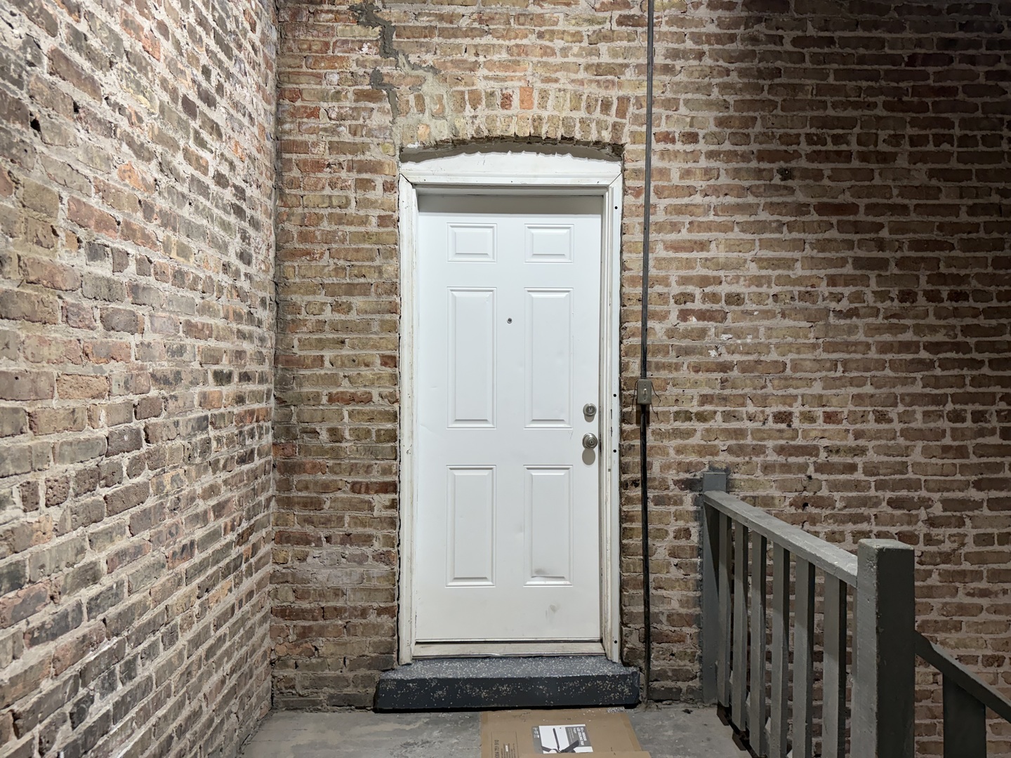 3821 West Fillmore Street, Unit 2R Chicago, IL 60624 - Photo 8 of 12 a view of door