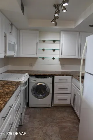 $1,595 | 404 South Beach Street, Daytona Beach, FL 32114