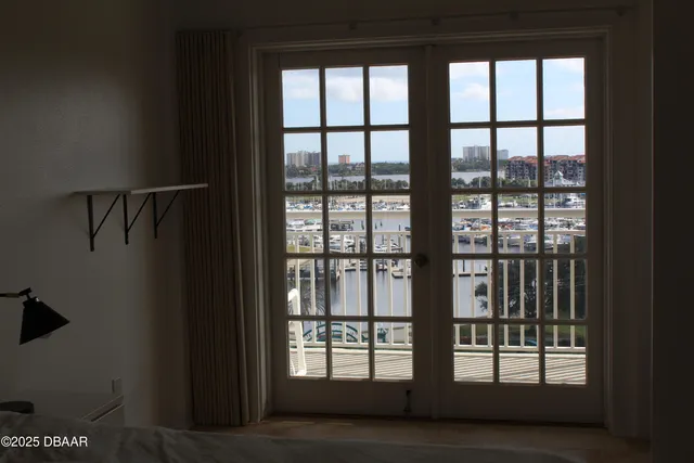 $1,595 | 404 South Beach Street, Daytona Beach, FL 32114