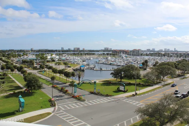 $1,595 | 404 South Beach Street, Daytona Beach, FL 32114