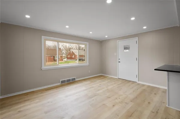 $189,900 | 263 Mary Ellen Drive, North Versailles, PA 15137