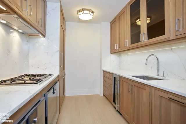 $2,800,000 | 30 Park Place, Unit 47C | TriBeCa