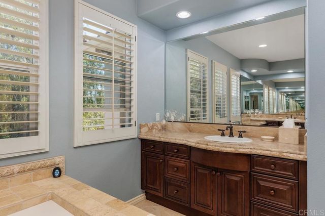 $2,295,000 | 6390 Paseo Descanso, Carlsbad, CA 92009