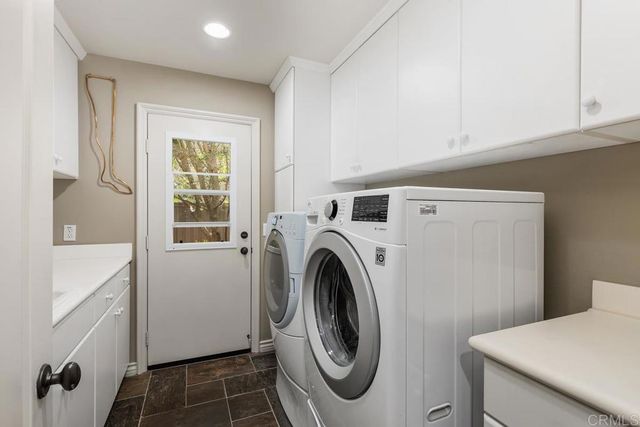 $2,295,000 | 6390 Paseo Descanso, Carlsbad, CA 92009