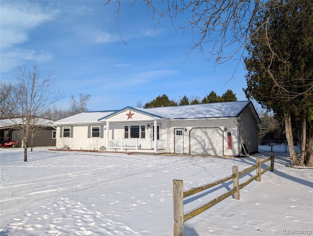 947 Beech Street Bad Axe, MI 48413 - Photo 3 of 41