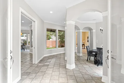 $875,000 | 70 Blooming Grove Lane, Houston, TX 77077