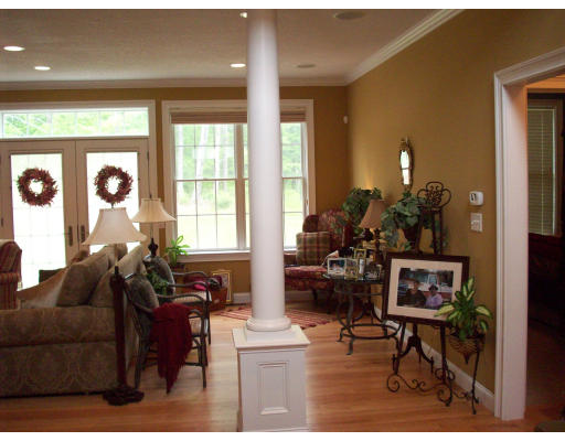 62 Orchard Road East Longmeadow, MA 01028 - Photo 7 of 25 Gallery Image 7
