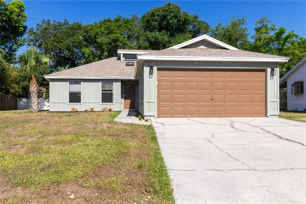 $400,000 | 8232 Country Oaks Court, Sarasota, FL 34243