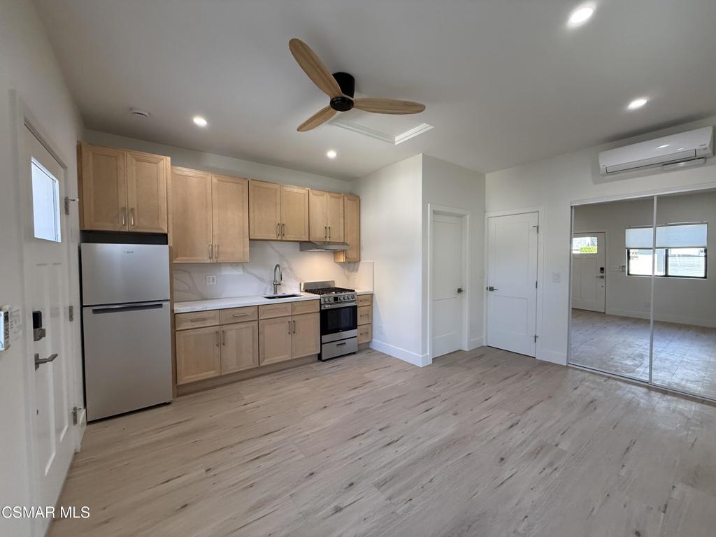 4245 Juneau Circle, Unit B Simi Valley, CA 93063 - Photo 4 of 17