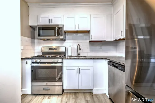 $379,999 | 65 East Broadway, Unit B, Milford, CT 06460