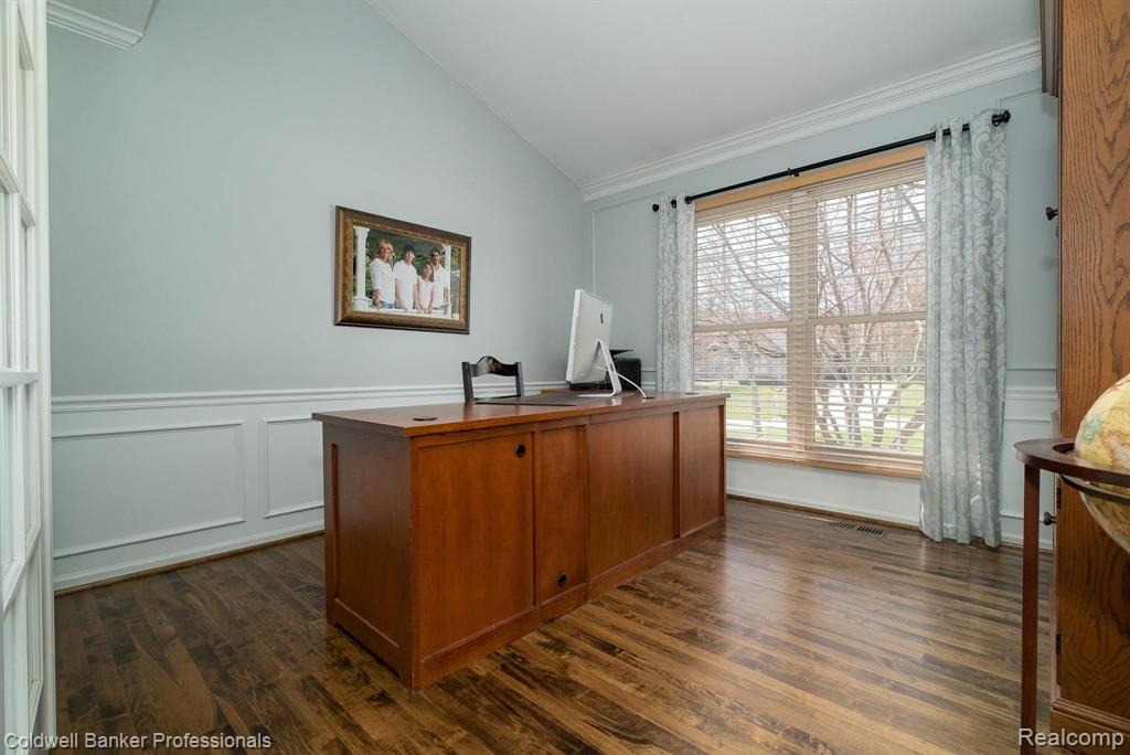 3822 Red Root Road Lake Orion, MI 48360 - Photo 6 of 42